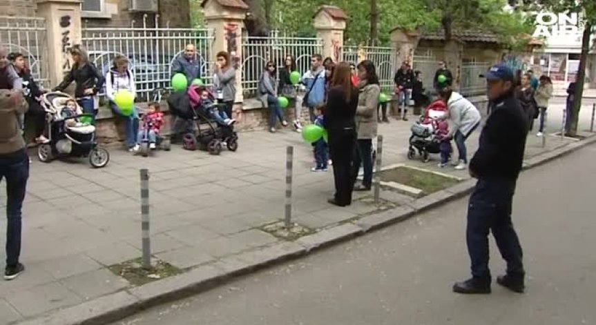 Срещу агресията: Настояват за камери в училищата и яслите