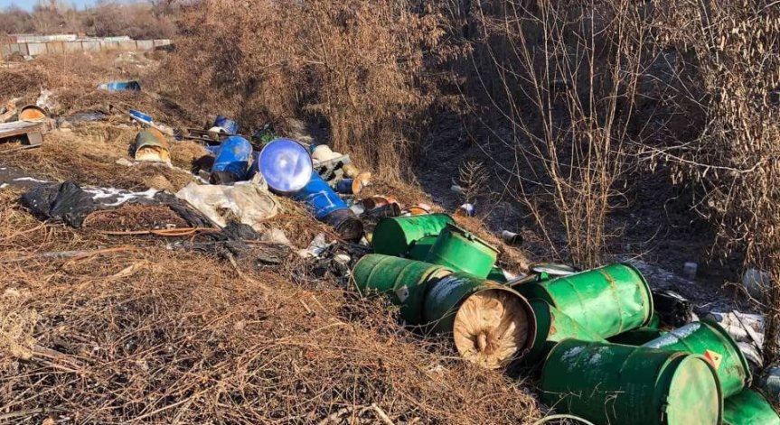 14 тона токсични отпадъци са изхвърлени в района на Гара Яна