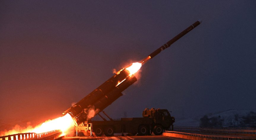 Северна Корея изстреля крилати ракети, Ким Чен Ун обеща ядрено развитие