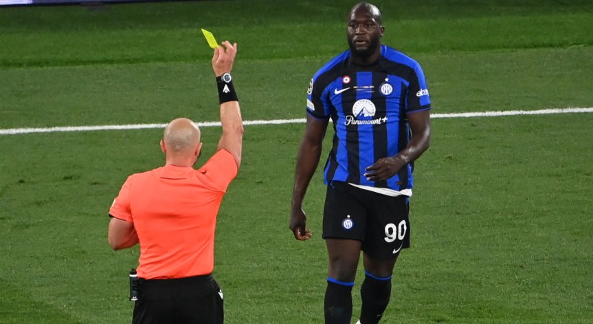 Разразява се огромен скандал между 