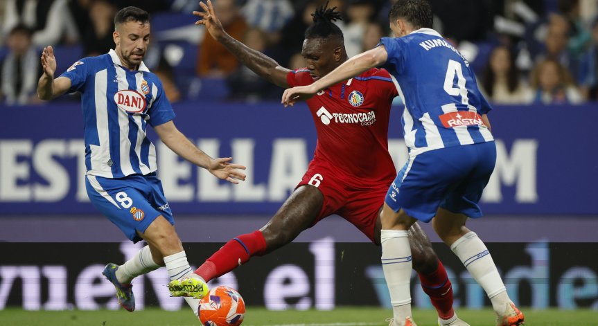 Това е трети пореден успех за отбора в първенството.