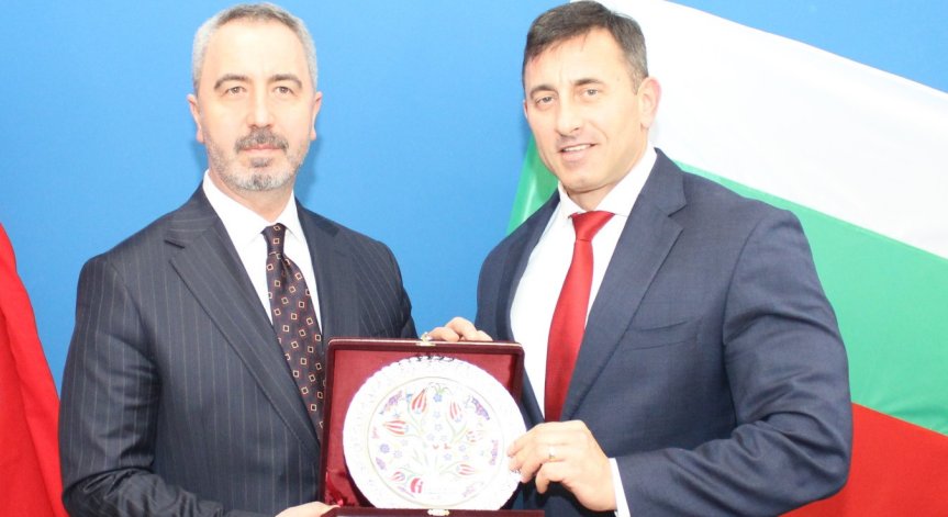 Турция впечатлена как България следи дали луксозният начин на живот съответства на доходите