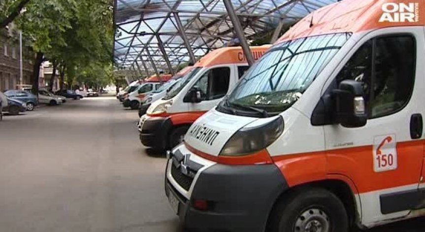 Кола и линейка се сблъскаха в центъра на София