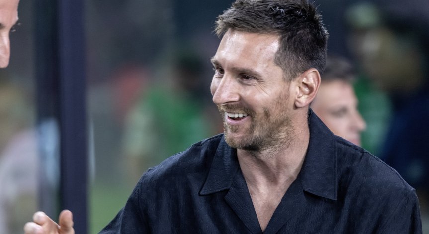 Лионел Меси поиска звезден трансфер в 