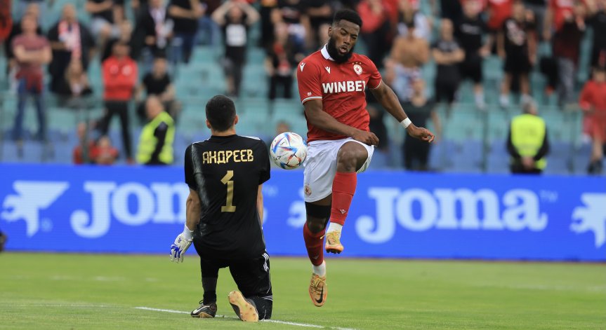 Илич настоява Назон да остане в ЦСКА, голям проблем пред 