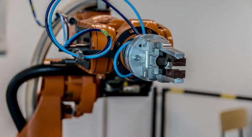 Робот уби 40-годишен мъж, не го различил от кутии с храна