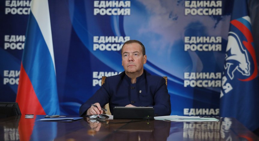 Медведев: Ще увеличим производството на модерно въоръжение