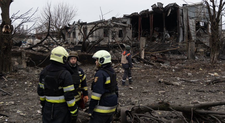 Шестима загинаха при атака с руски дронове в Харков, други 10 са ранени