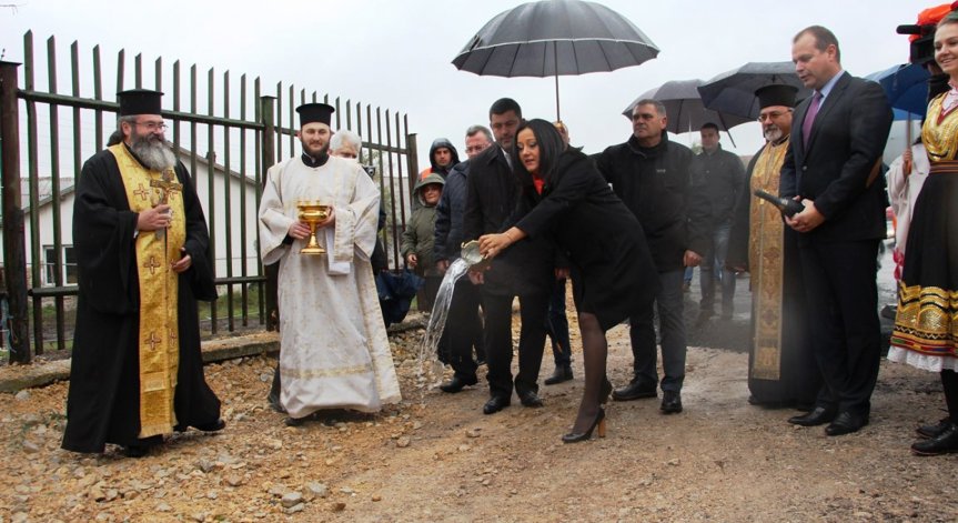 Министър Павлова даде старт на строителството на  Участък 2 от Западната дъга