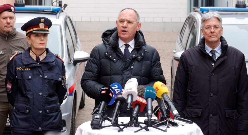 14-годишно момче загина, а петима други бяха ранени.