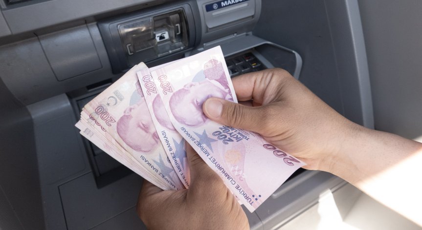 Турската лира удари ново историческо дъно спрямо еврото