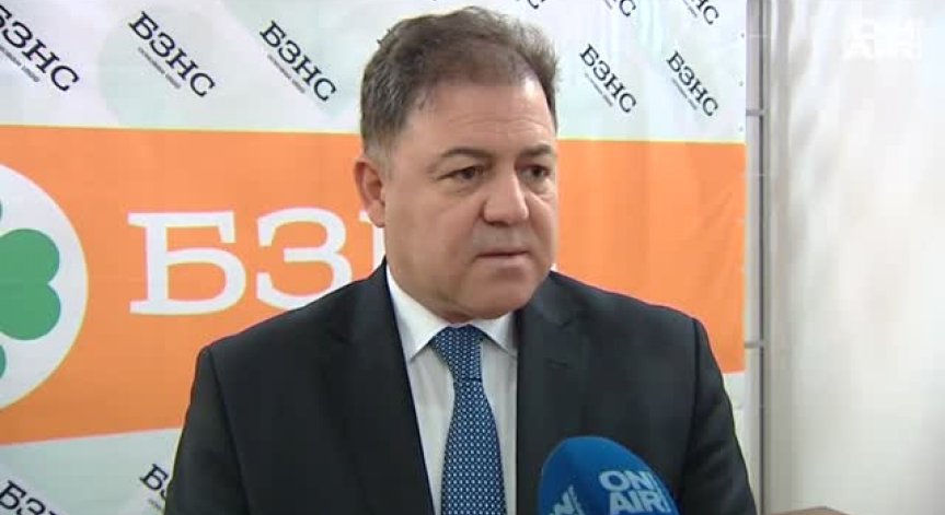 Николай Ненчев: Президентът Румен Радев ръководи МО 