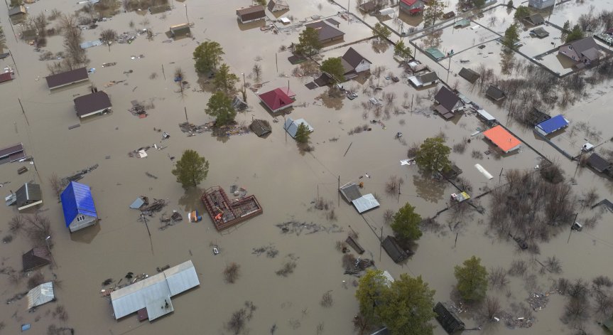 Русия евакуира над 6000 души от Курганска област заради наводненията