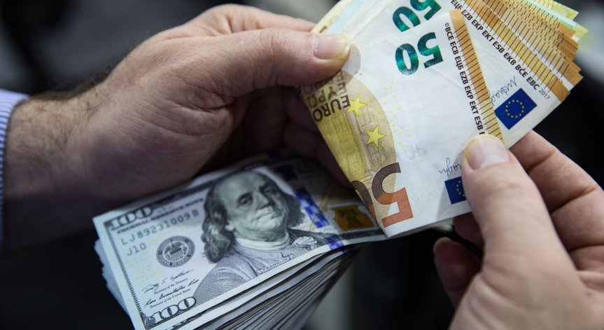 Прозрачност или любопитство: Трябва ли да знаете колко получават колегите ви?