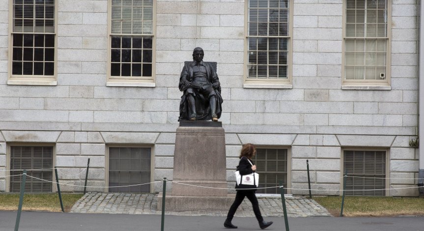 Харвард: Ковид-19 ще стане сезонен, периодични карантини до 2022 г.