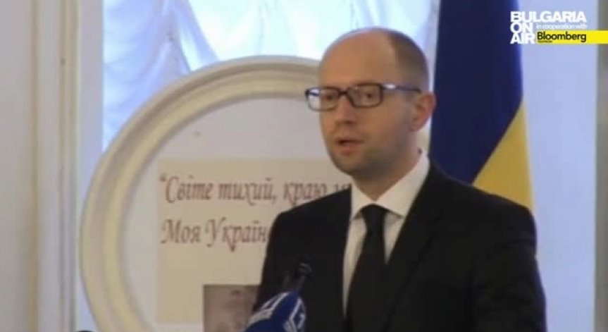 Яценюк: По искане на ЕК утре отново ще има преговори за доставки на газ от Русия за Украйна