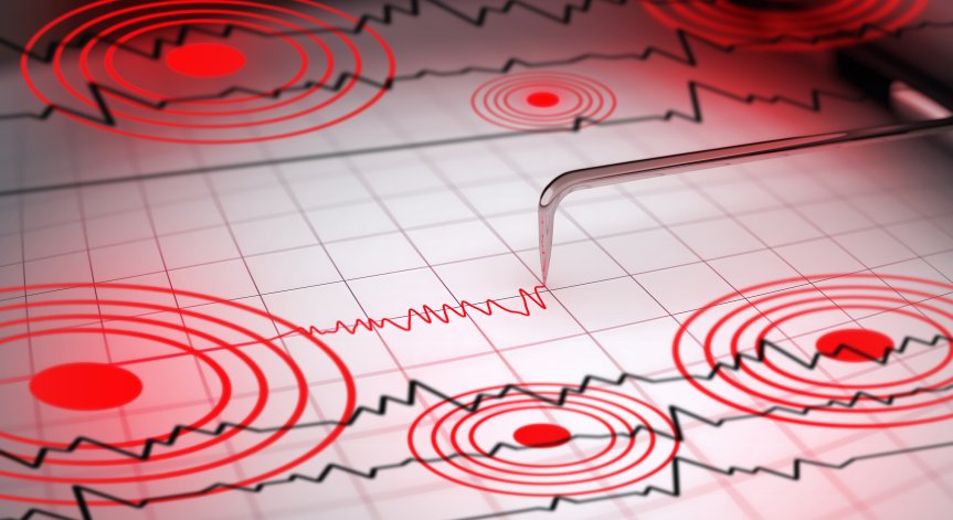 Земетресение от 5 по Рихтер разтърси Истанбул и изкара хора по улиците