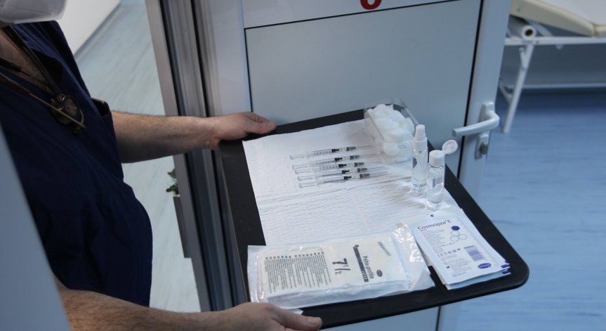 Ковид-19: 32-ма заразени, трима хоспитализирани и 11 ваксинирани