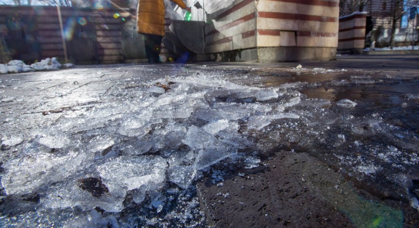Улиците в София са обработени срещу заледяване