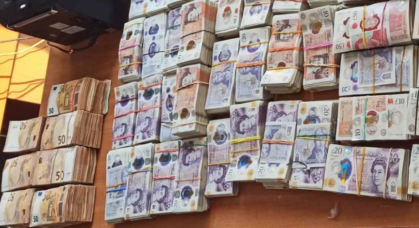 Митничари хванаха над 1 млн. лв. във валути на 