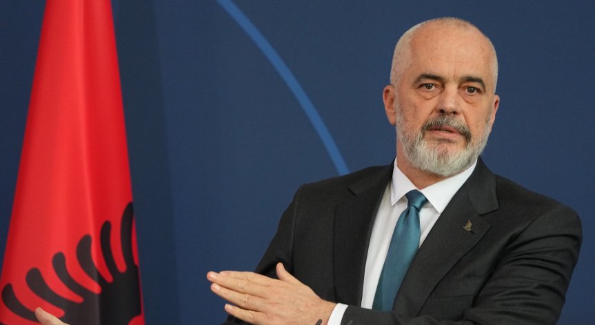 Президентът на Албания: Заложници сме на спора между РСМ и България