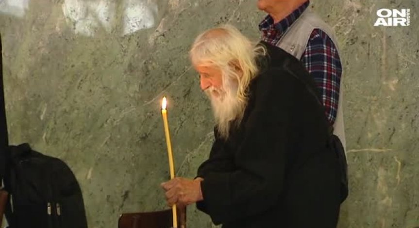 Тялото на дядо Добри вече е в църквата в село Байлово