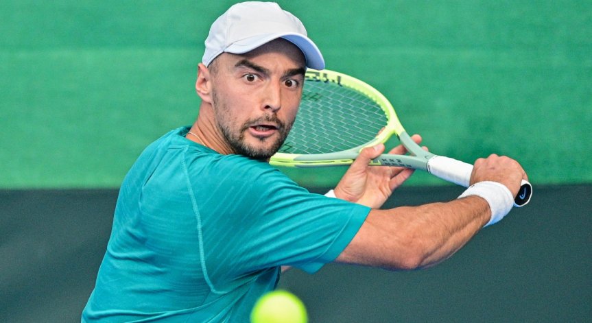 Кузманов стартира с победа на 