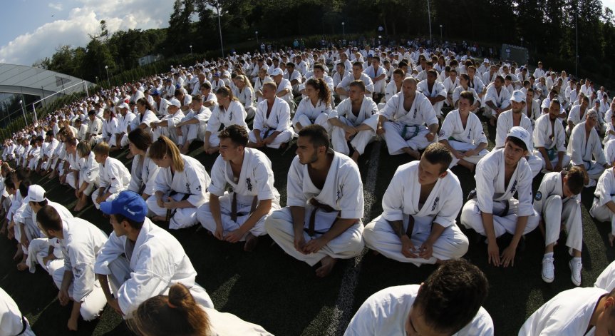 Близо 1600 каратеки пристигат у нас за тренировъчен лагер по киокушин