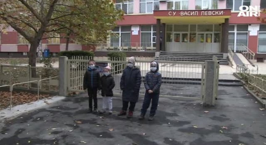 С маски на лица русенци протестират срещу мръсния въздух