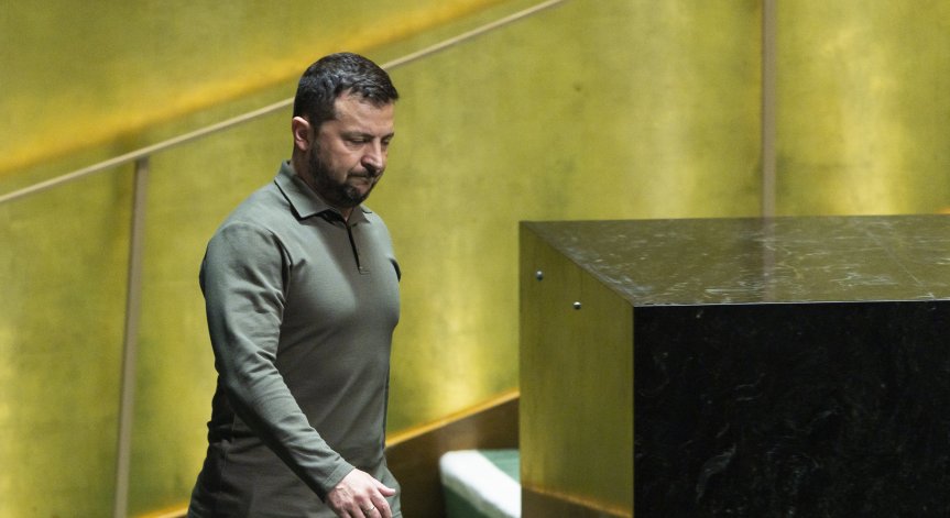 Изненадващо Зеленски посети Полша, награди журналист и медик