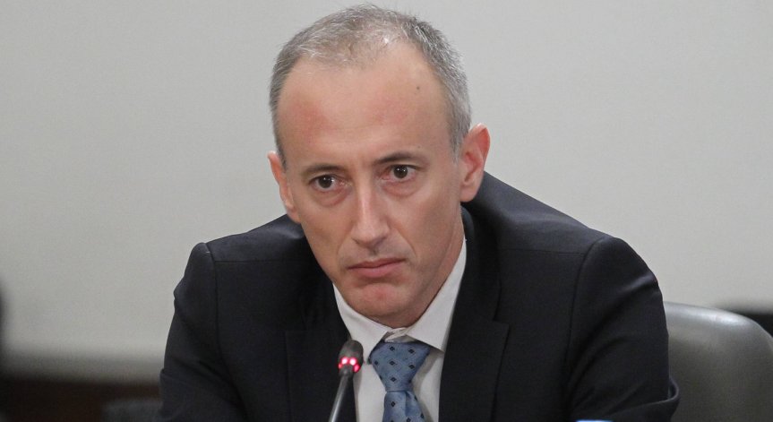 На 4 януари отварят яслите, градините и школата за учениците до 4 клас