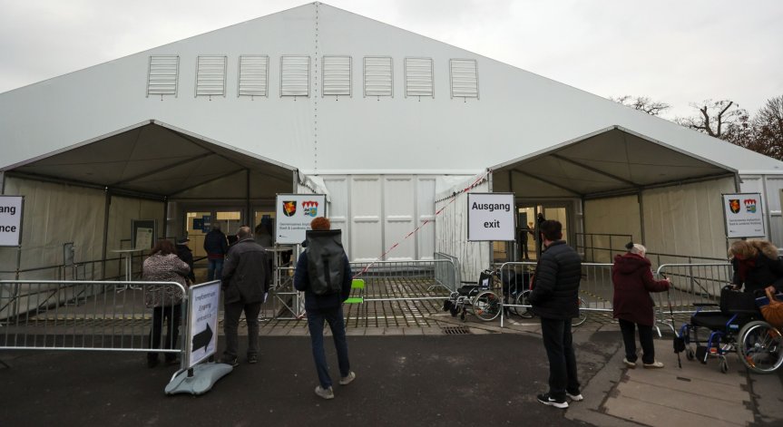 Какво става в Германия: 12 хил. заразени и близо 944 починали за денонощие