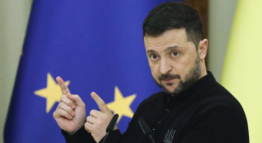 По думите му дроновете спасяват животи и компенсират недостига на други оръжия.