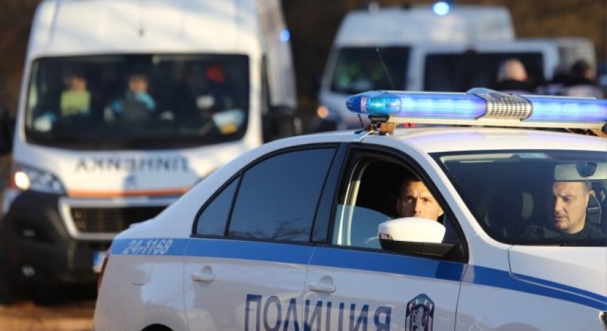 Пиян шофьор се вряза в закусвалня, докато бяга от полицията в Дулово