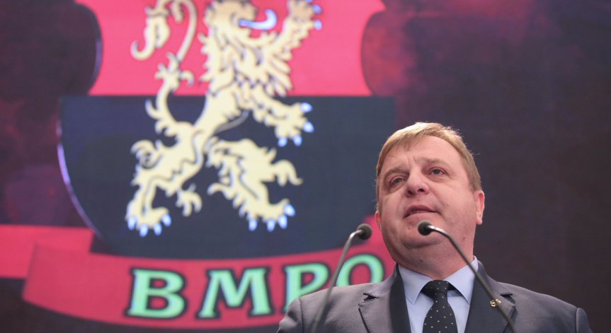 Наборна казарма от 2021 г.? Каракачанов смята, че е задължително!