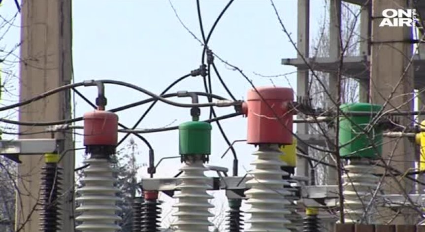 Мая Манолова атакува увеличаването на тока и парното пред прокурор