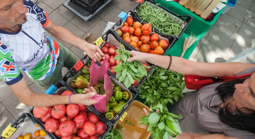 Сезонните продукти са поевтинели.