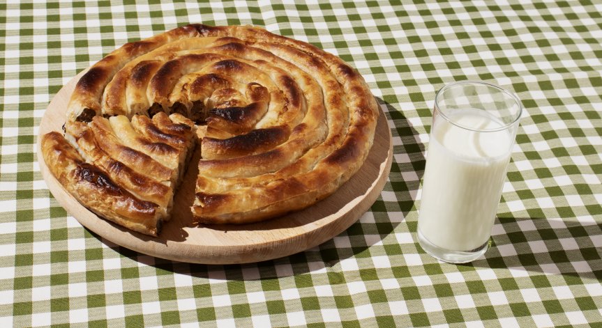 Мързелива баница без кори със сирене и кисело мляко