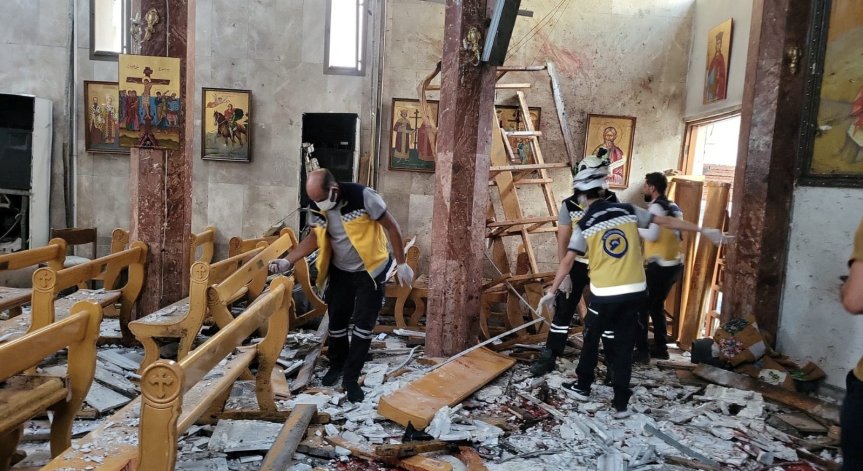 Атентатът отне живота на десетки мирни миряни.