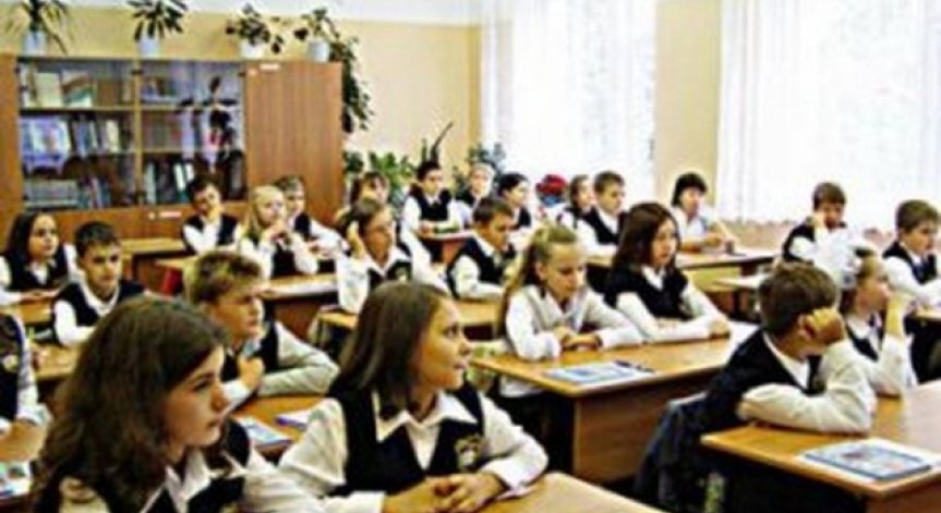 Обмислят 3 програми по история, география и биология за 7 кл.