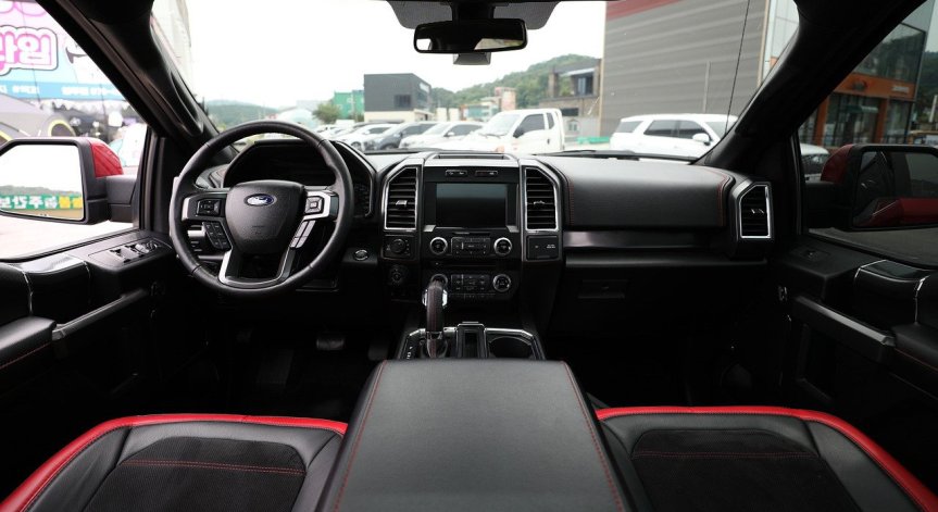  Ford превръща колата в офис, шофьорите пускат волана