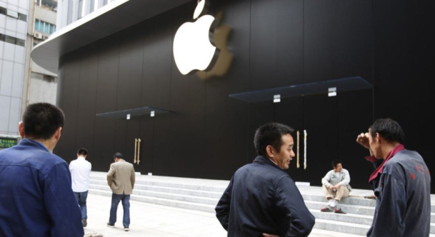 Писатели заведоха три дела срещу Apple
