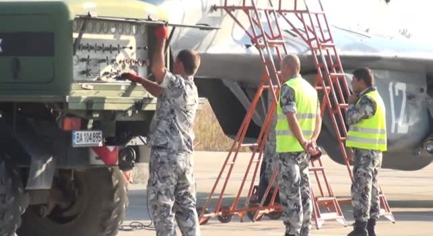 НС предвижда 2% повече пари за отбраната