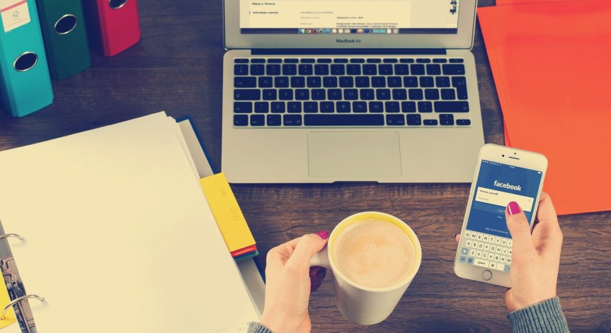 Каква сделка сключиха Google и Facebook?