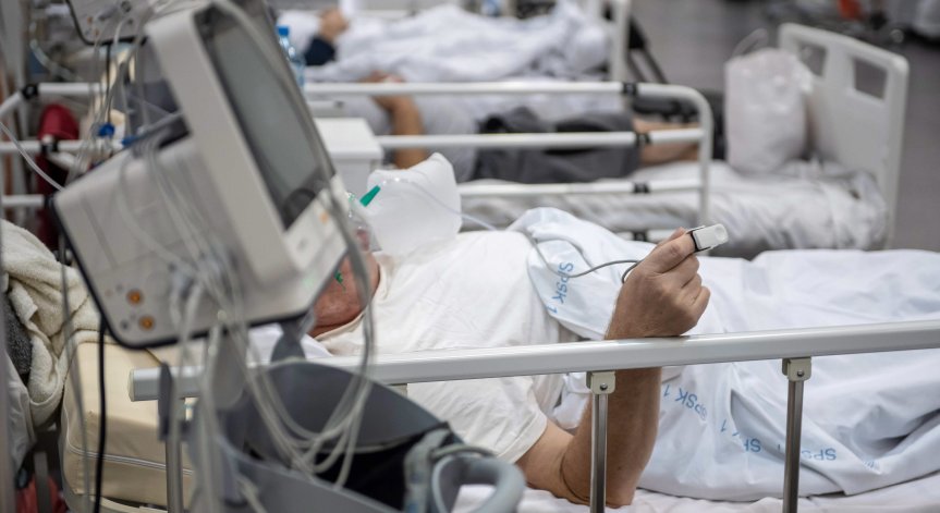 Ройтерс: Положението в българските болници е драматично, локдаун ще парализира икономиката