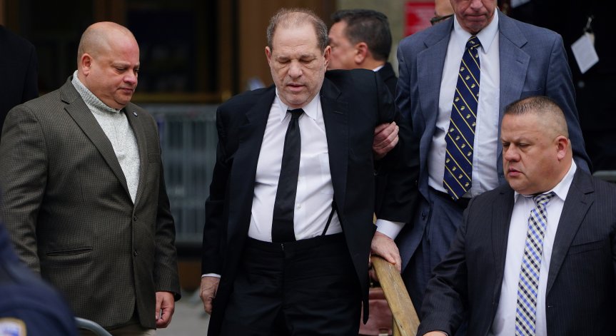 Изнасилвач ли е Уайнстийн? Изправя се пред съда в Манхатън 