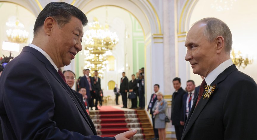 Си Дзинпин насърчава Путин да успокои топката.