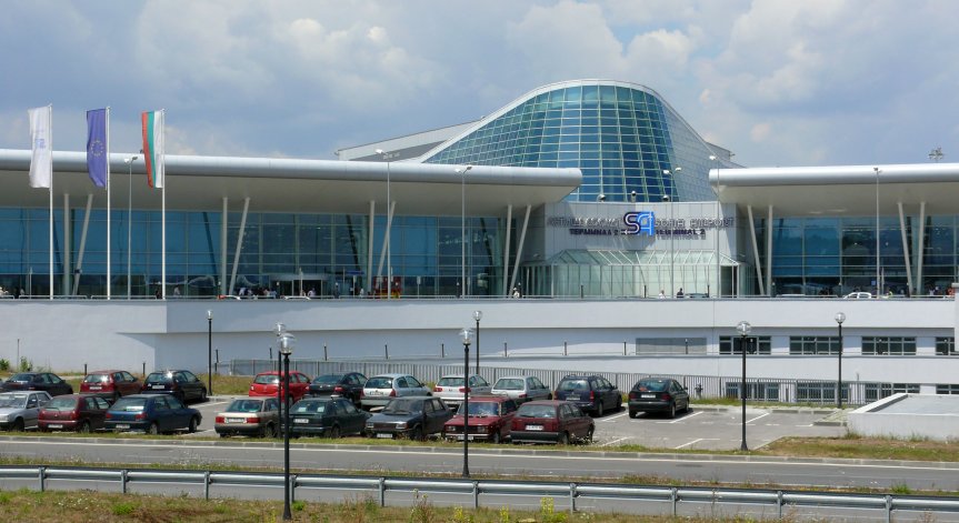 Летище София търси строители за основен ремонт на паркинга на Терминал 2