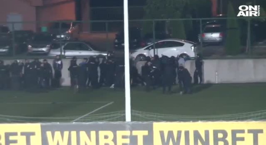 Мач без публика за 