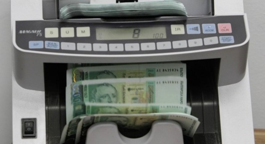 Над 12% спад в печалбата на банковата система през август